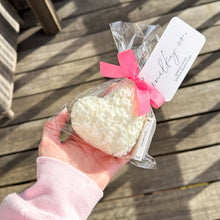 Cargar imagen en el visor de la galería, Flower Heart Vela Escultural Aromática