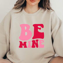 Cargar imagen en el visor de la galería, Be Mine Sudadera