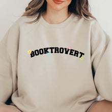 Cargar imagen en el visor de la galería, Booktrovert Sudadera