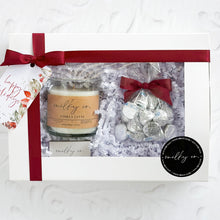 Cargar imagen en el visor de la galería, Candle & Kisses Gift Box