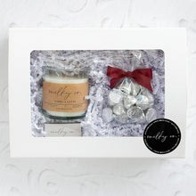 Cargar imagen en el visor de la galería, Candle & Kisses Gift Box