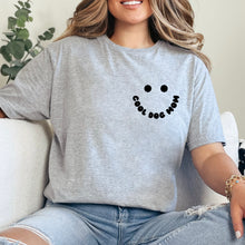 Cargar imagen en el visor de la galería, Cool dog mom Playera