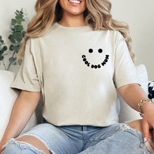 Cargar imagen en el visor de la galería, Cool dog mom Playera