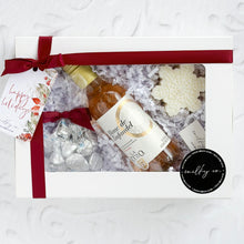Cargar imagen en el visor de la galería, Cozy Christmas Gift Box