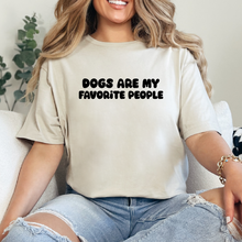 Cargar imagen en el visor de la galería, Dogs are my favorite people Playera