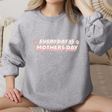 Cargar imagen en el visor de la galería, Everyday is mothers day Sudadera