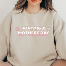 Cargar imagen en el visor de la galería, Everyday is mothers day Sudadera