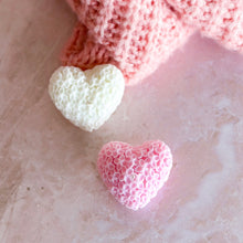 Cargar imagen en el visor de la galería, Flower Heart Vela Escultural Aromática