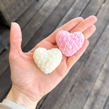 Cargar imagen en el visor de la galería, Flower Heart Vela Escultural Aromática