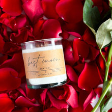 Cargar imagen en el visor de la galería, Fresh Cut Roses Vela Aromática