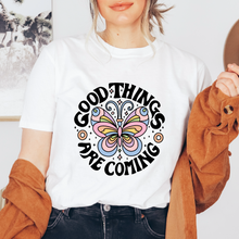 Cargar imagen en el visor de la galería, Good things are coming Playera