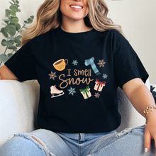 Cargar imagen en el visor de la galería, I smell snow Playera