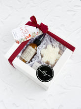 Cargar imagen en el visor de la galería, Snowy Gift Box