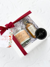 Cargar imagen en el visor de la galería, Candle & Room Spray Gift Box