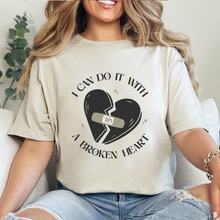 Cargar imagen en el visor de la galería, I can do it with a broken heart Taylor Playera