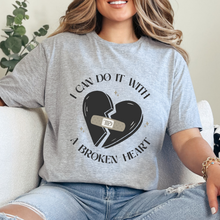 Cargar imagen en el visor de la galería, I can do it with a broken heart Taylor Playera