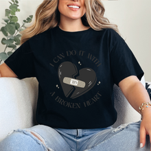Cargar imagen en el visor de la galería, I can do it with a broken heart Taylor Playera