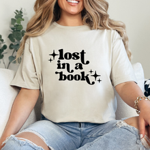 Cargar imagen en el visor de la galería, Lost in a book Playera