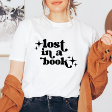 Cargar imagen en el visor de la galería, Lost in a book Playera