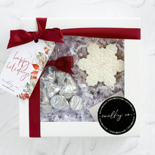 Cargar imagen en el visor de la galería, Snowflake & Kisses Gift Box