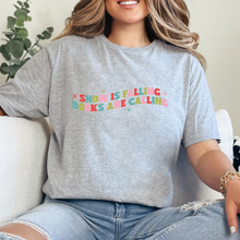 Cargar imagen en el visor de la galería, Snow is falling Playera