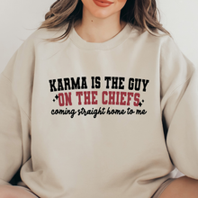 Cargar imagen en el visor de la galería, Taylor's Karma CHIEFS Sudadera