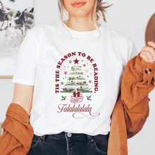 Cargar imagen en el visor de la galería, Tis the season to be reading Playera