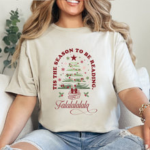 Cargar imagen en el visor de la galería, Tis the season to be reading Playera