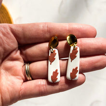 Cargar imagen en el visor de la galería, Camila leaves Otoño Aretes