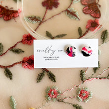 Cargar imagen en el visor de la galería, Circle stud Spring Print Aretes