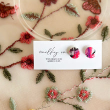 Cargar imagen en el visor de la galería, Circle stud Spring Print Aretes