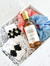 Cargar imagen en el visor de la galería, Girlfriend Gift Box