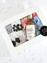 Cargar imagen en el visor de la galería, Girlfriend Gift Box