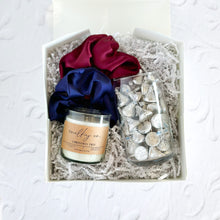 Cargar imagen en el visor de la galería, Kisses Gift Box