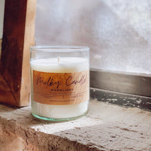Cargar imagen en el visor de la galería, Milky Candle Co Vela Aromática Moonlight floral lavanda francesa lirios