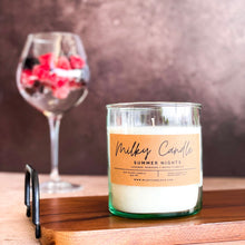 Cargar imagen en el visor de la galería, Milky Candle Co Vela Aromática Summer nights lavanda durazno frutal verano primavera. Veraniega