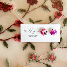 Cargar imagen en el visor de la galería, Mini flower stud Spring Print Aretes