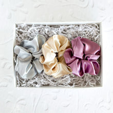 Cargar imagen en el visor de la galería, Scrunchies Gift Box