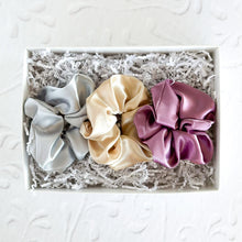 Cargar imagen en el visor de la galería, Scrunchies Gift Box