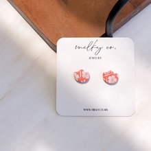 Cargar imagen en el visor de la galería, Tulip Chico Stud Aretes
