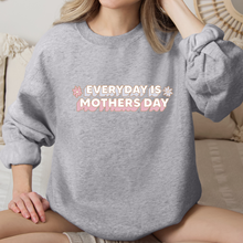 Cargar imagen en el visor de la galería, Everyday is mothers day Sudadera
