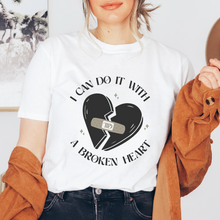 Cargar imagen en el visor de la galería, I can do it with a broken heart Taylor Playera
