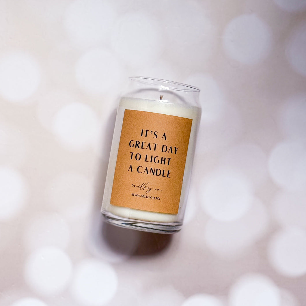 It's a great day to light a candle Vela Aromática