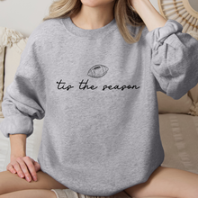 Cargar imagen en el visor de la galería, Tis the season Football Sudadera

