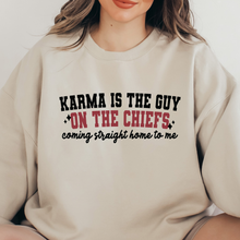 Cargar imagen en el visor de la galería, Taylor&#39;s Karma CHIEFS Sudadera
