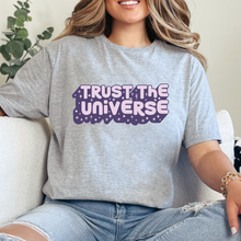 Cargar imagen en el visor de la galería, Trust the universe Playera
