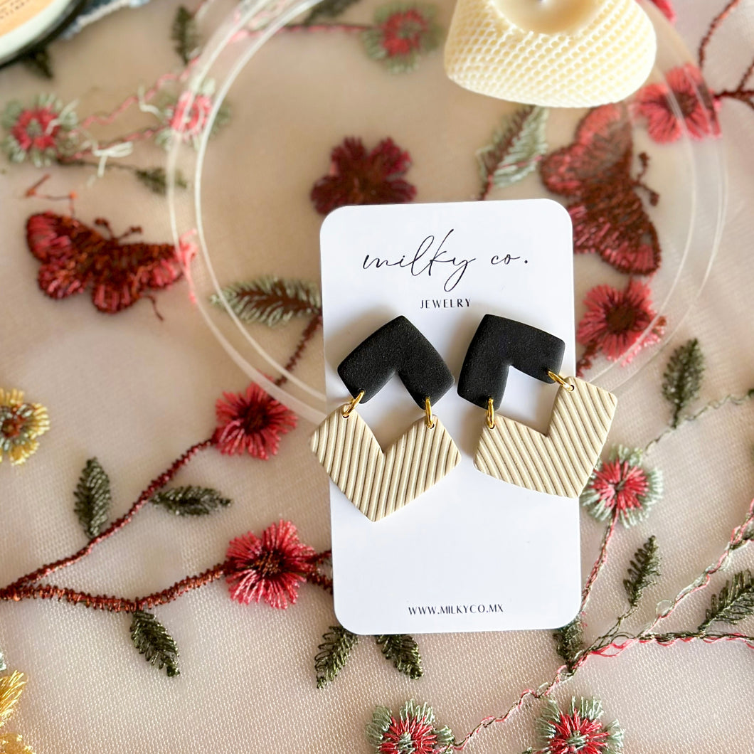 Addie two tone Neutral Print Aretes