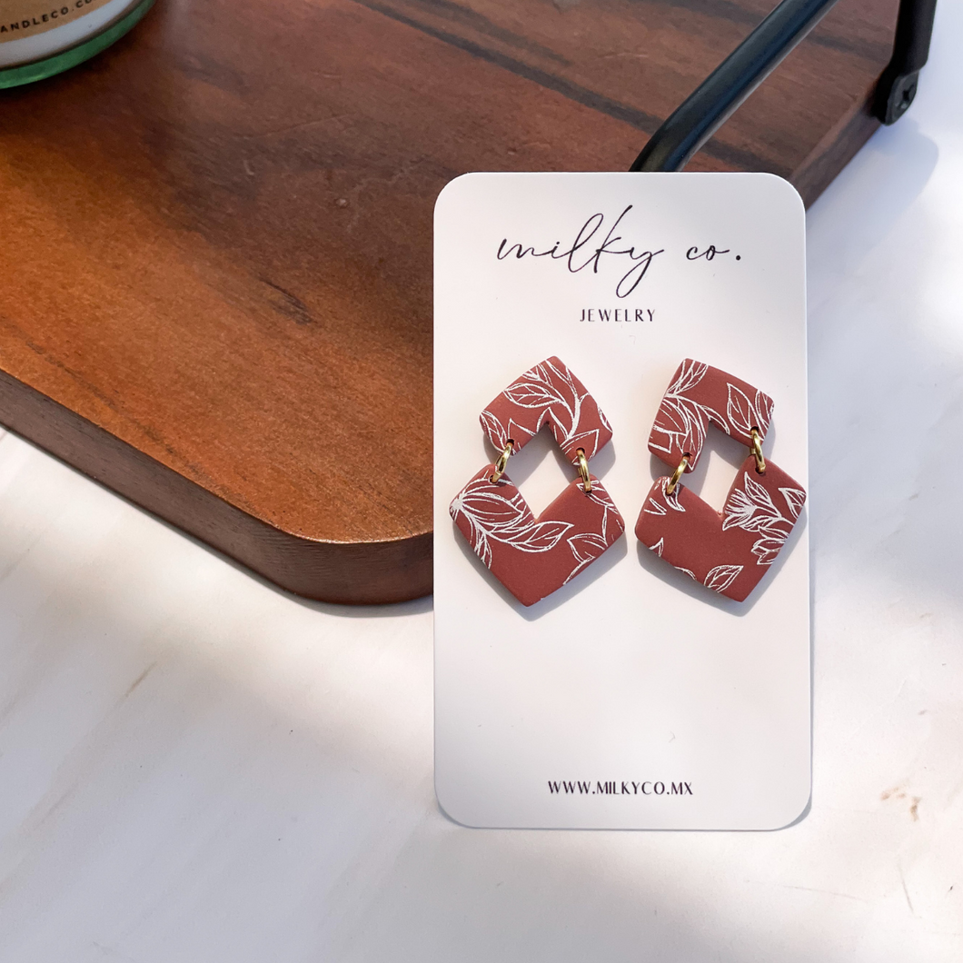 Rombo Aretes
